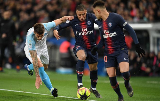 姆巴佩：于帕在本赛季属于世界最佳后卫，受到关注是很正常的