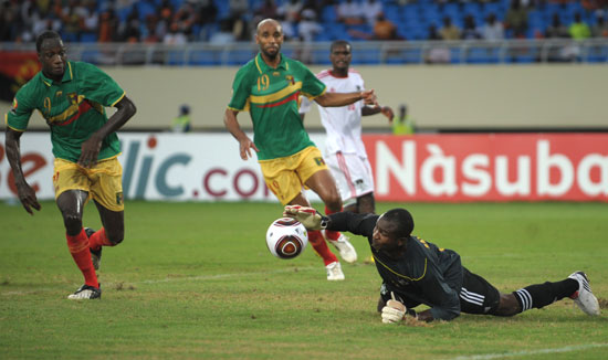 J联赛名哨今村义朗宣布退役，曾因漏判迭戈暴力犯规被停哨