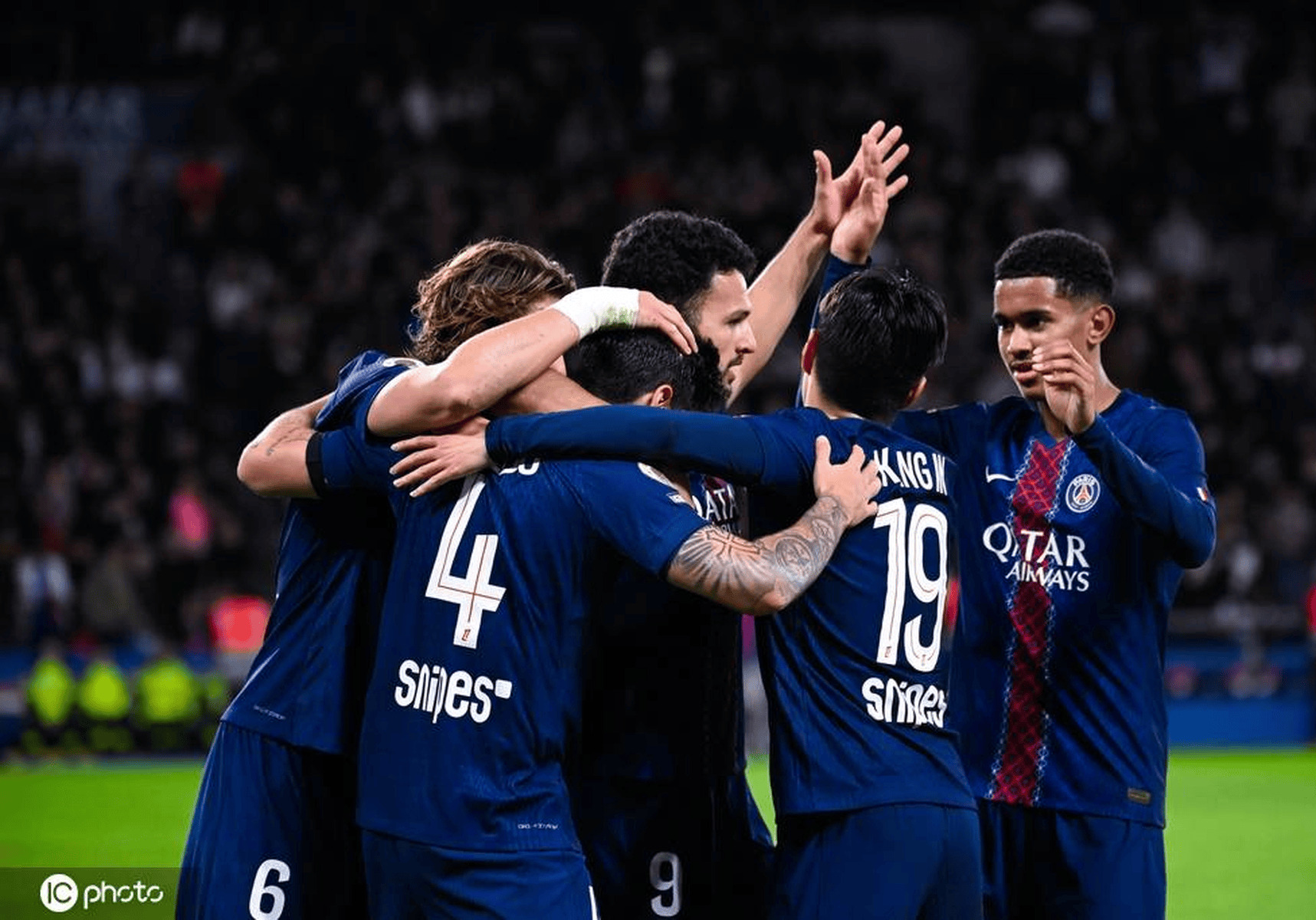 中超：武汉三镇2-0战胜上海申花