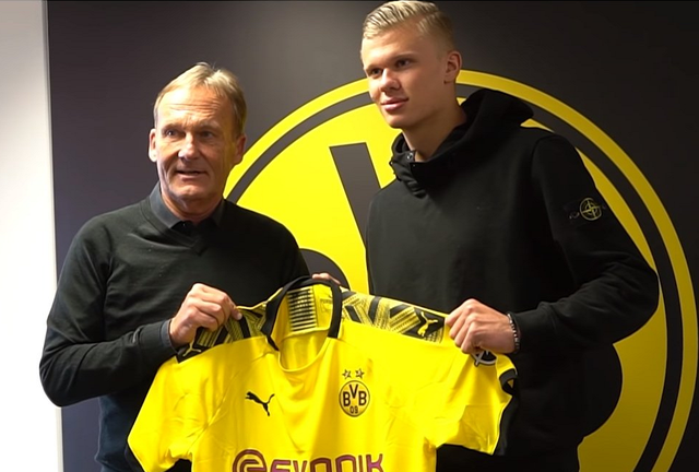 鲁尼：萨拉赫在摧毁自己在利物浦的传奇地位，做法完全错误