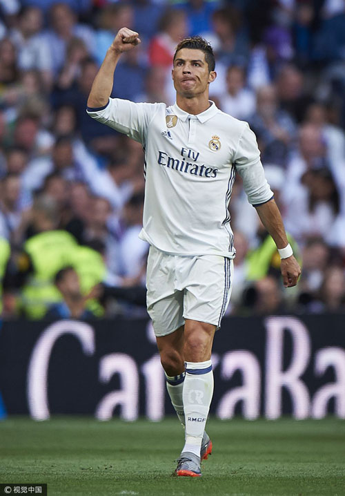 上港队客场对阵柔佛，面临阵容不整、实力不足的挑战，目标为平局。