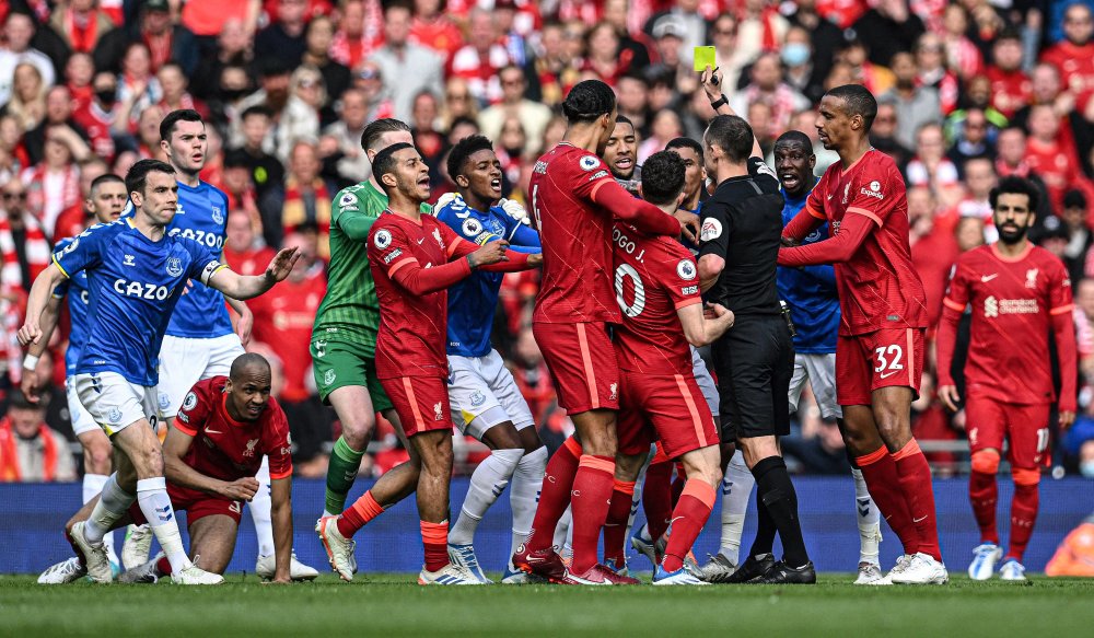 雷迪克：斯玛特防守端的拼劲和投入度做到了极致