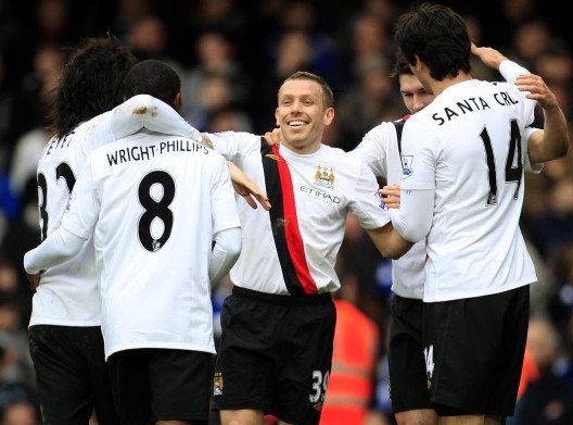 欧文连续助攻全队配合默契